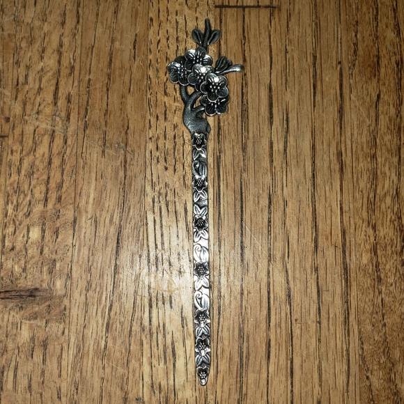 Silver Cherry Blossom Floral Hair Stick Accessory Bodkin Kanzashi Binyeo - Picture 9 of 13